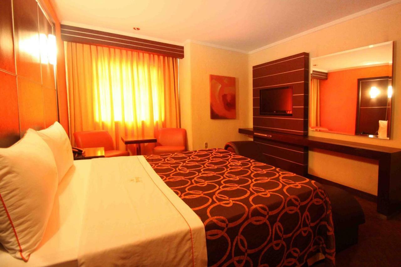 Motel Mirage Гвадалахара Екстер'єр фото